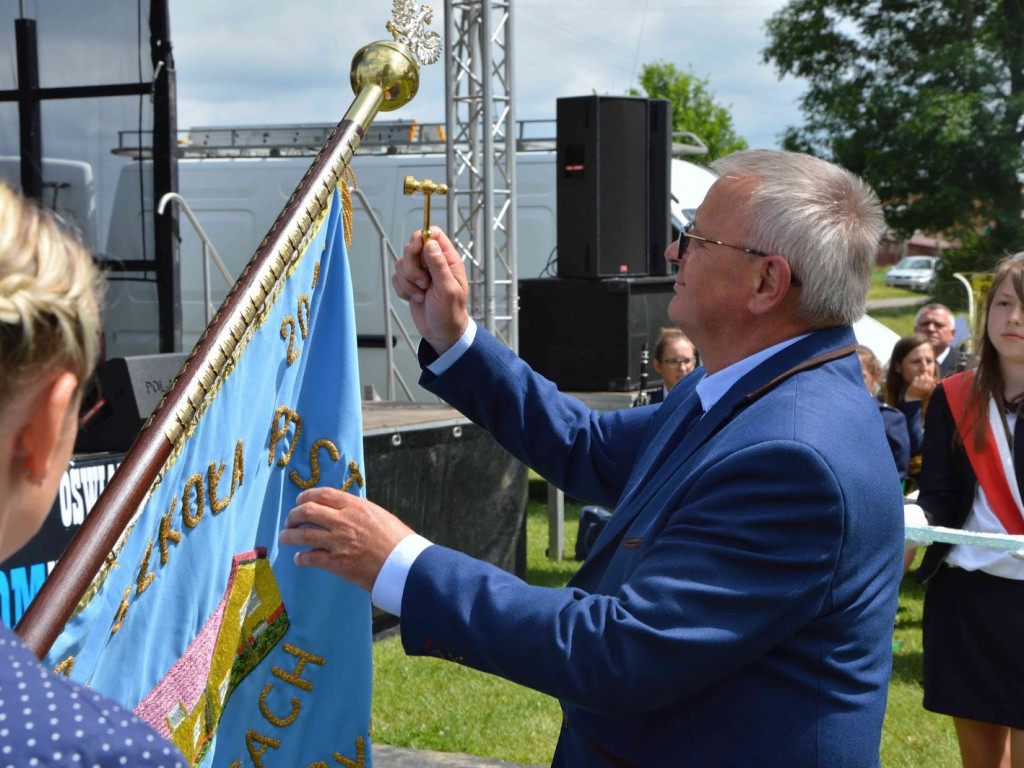 Racice; Uroczystości nadania imienia Niepublicznej Szkole Podstawowej w Racicach