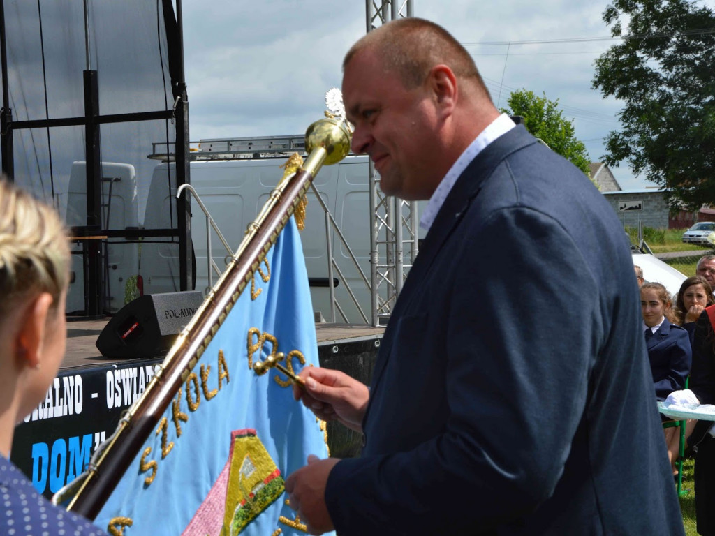 Racice; Uroczystości nadania imienia Niepublicznej Szkole Podstawowej w Racicach