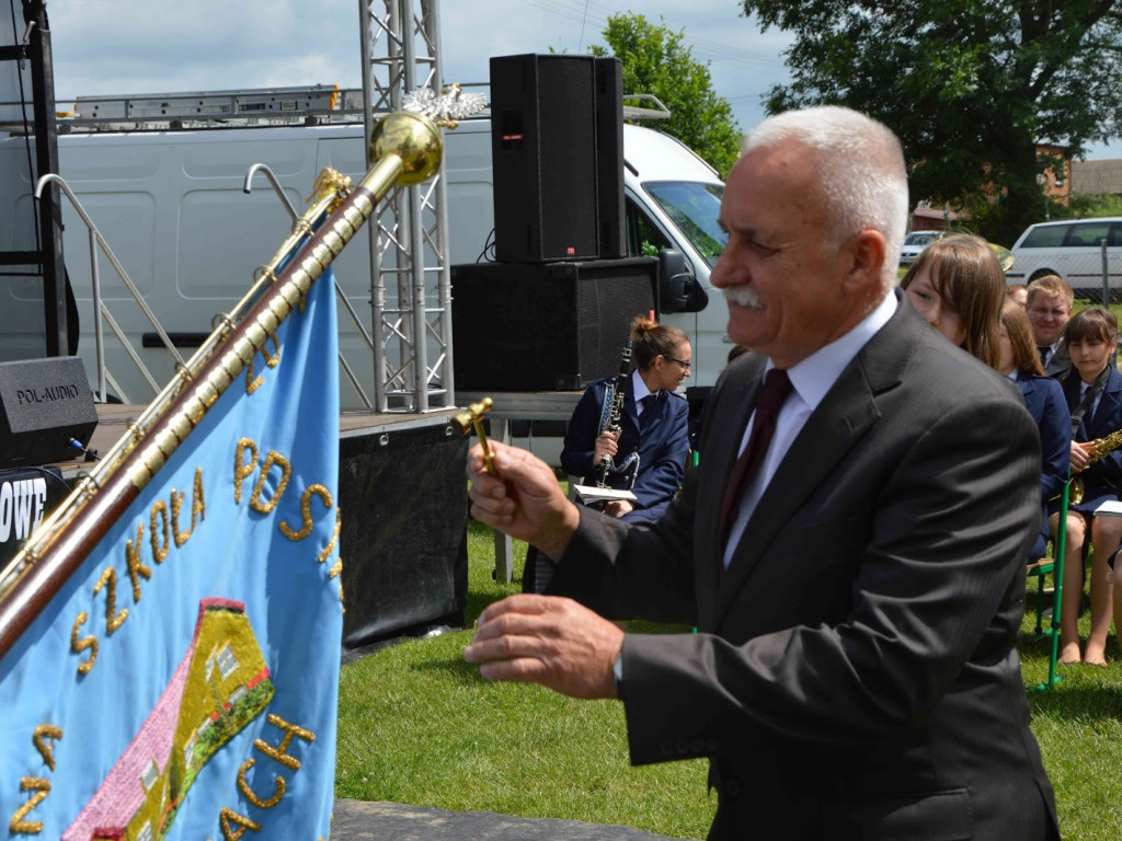 Racice; Uroczystości nadania imienia Niepublicznej Szkole Podstawowej w Racicach