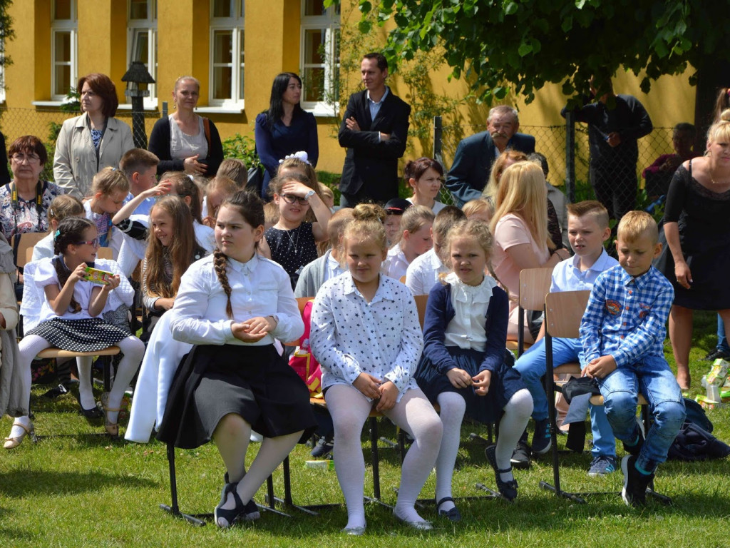 Racice; Uroczystości nadania imienia Niepublicznej Szkole Podstawowej w Racicach