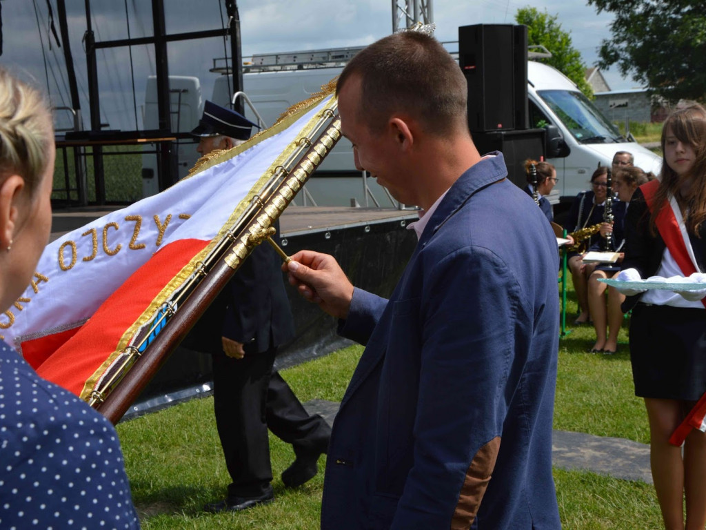 Racice; Uroczystości nadania imienia Niepublicznej Szkole Podstawowej w Racicach