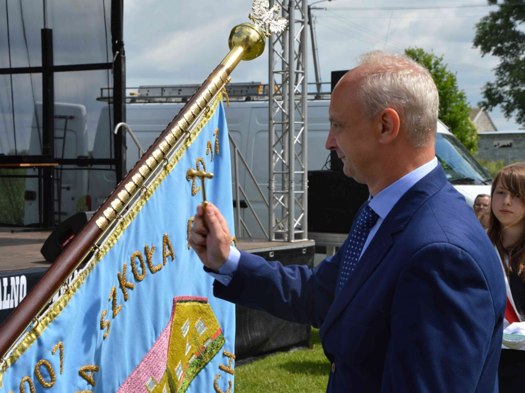 Racice; Uroczystości nadania imienia Niepublicznej Szkole Podstawowej w Racicach