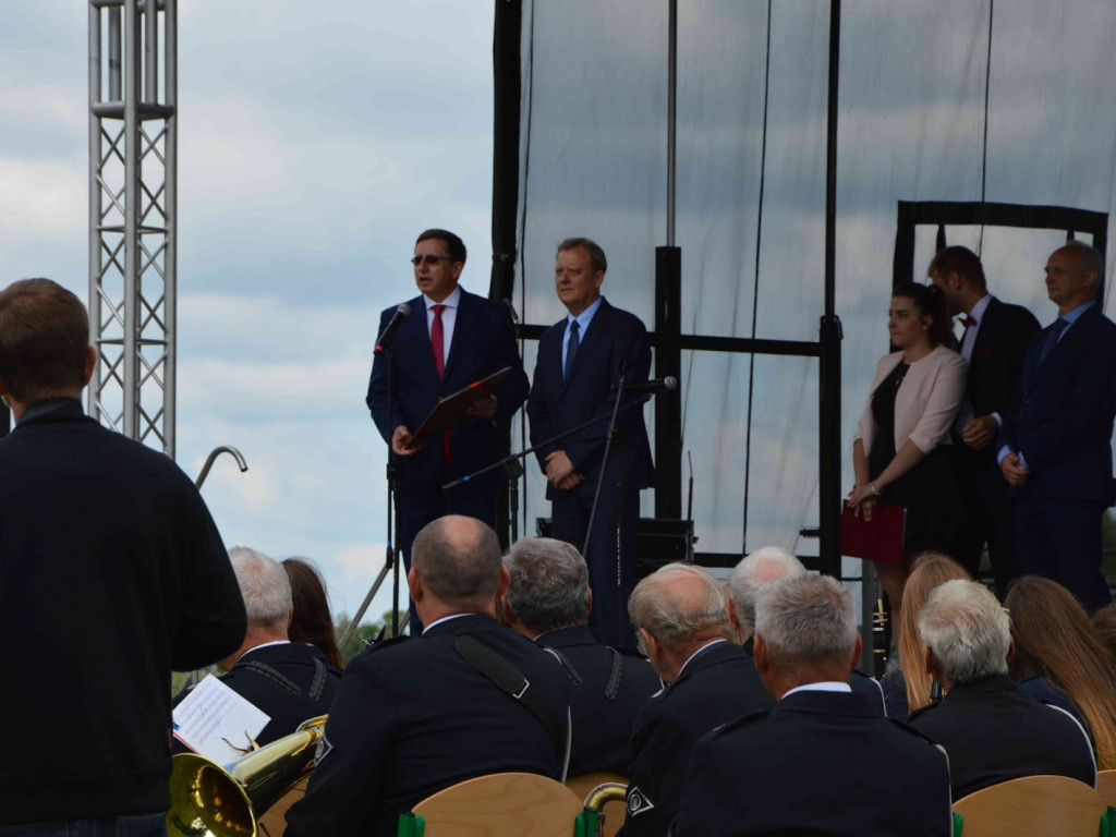 Racice; Uroczystości nadania imienia Niepublicznej Szkole Podstawowej w Racicach