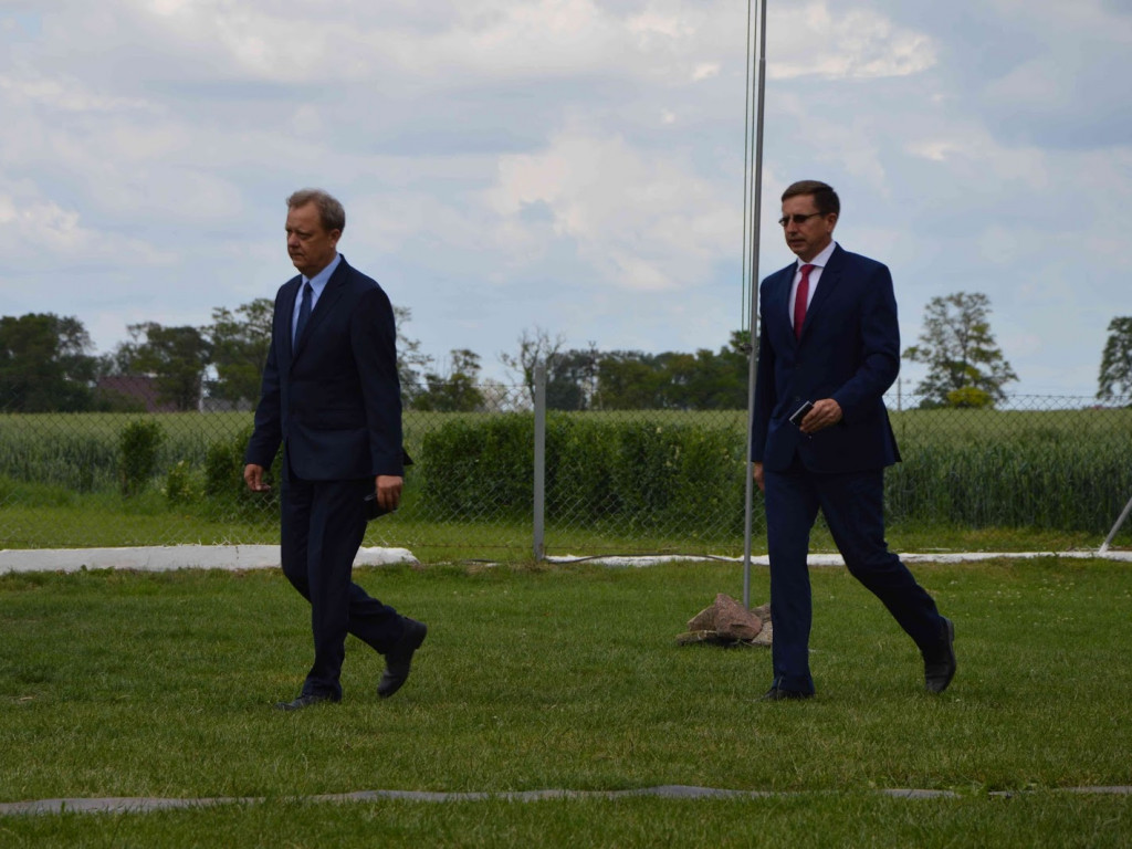 Racice; Uroczystości nadania imienia Niepublicznej Szkole Podstawowej w Racicach