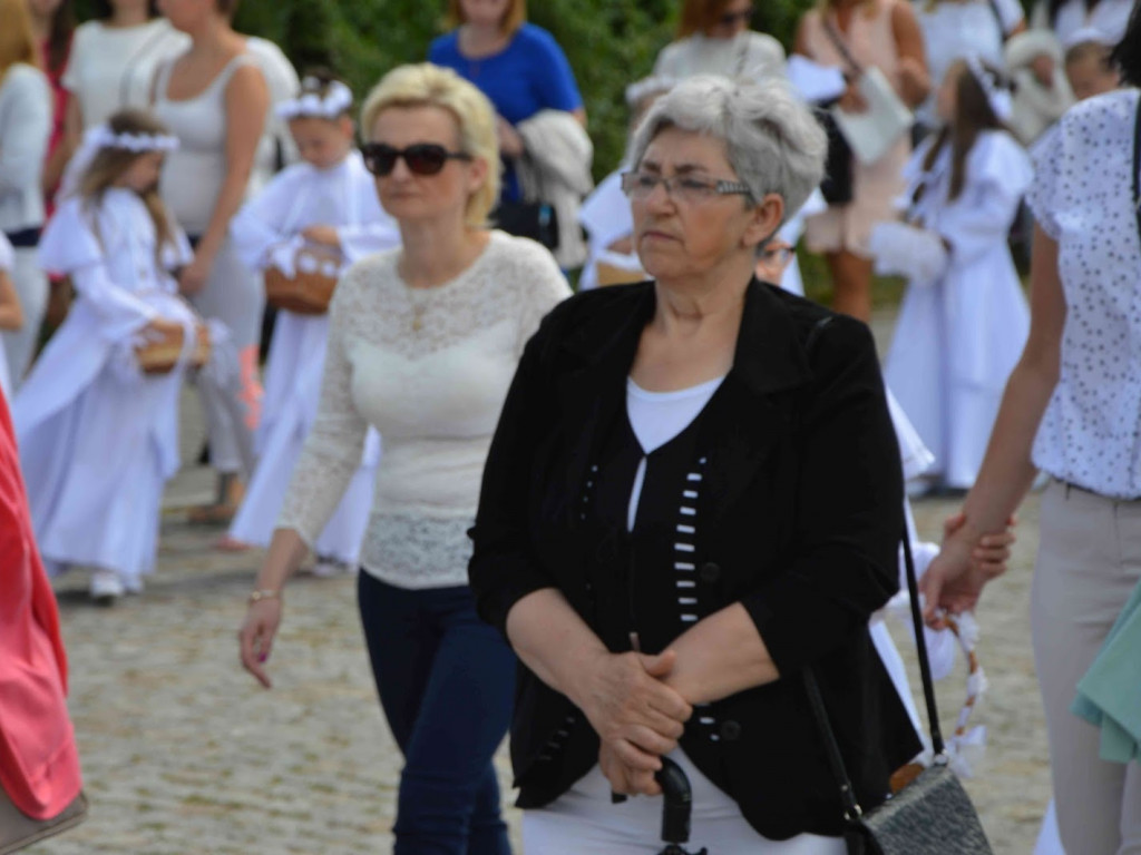 Wielka manifestacja chrześcijańskiej wiary.Tłumy kruszwiczan w procesji Bożego Ciała [GALERIA]