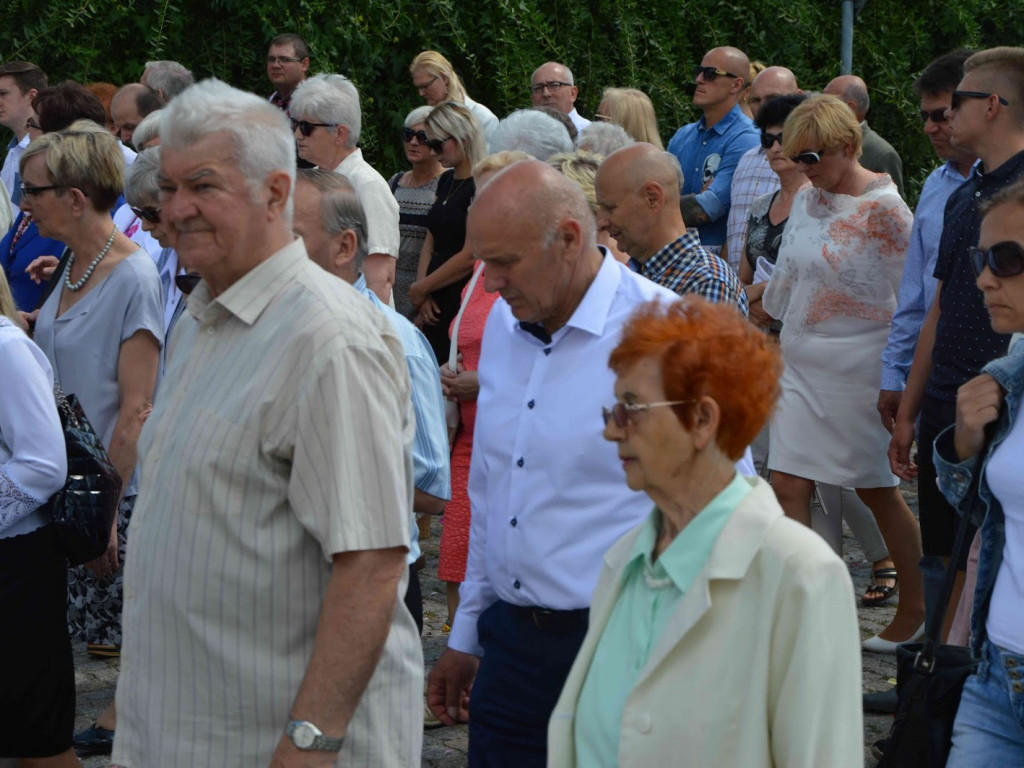 Wielka manifestacja chrześcijańskiej wiary.Tłumy kruszwiczan w procesji Bożego Ciała [GALERIA]