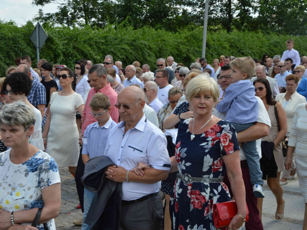 Wielka manifestacja chrześcijańskiej wiary.Tłumy kruszwiczan w procesji Bożego Ciała [GALERIA]