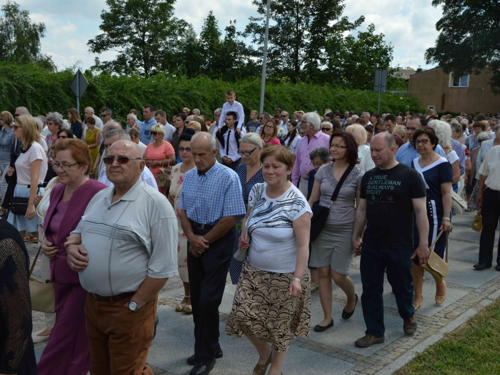 Wielka manifestacja chrześcijańskiej wiary.Tłumy kruszwiczan w procesji Bożego Ciała [GALERIA]