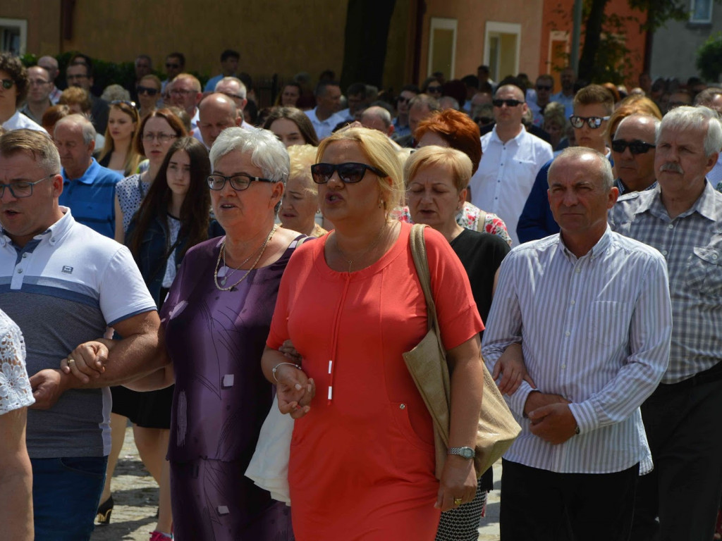 Wielka manifestacja chrześcijańskiej wiary.Tłumy kruszwiczan w procesji Bożego Ciała [GALERIA]
