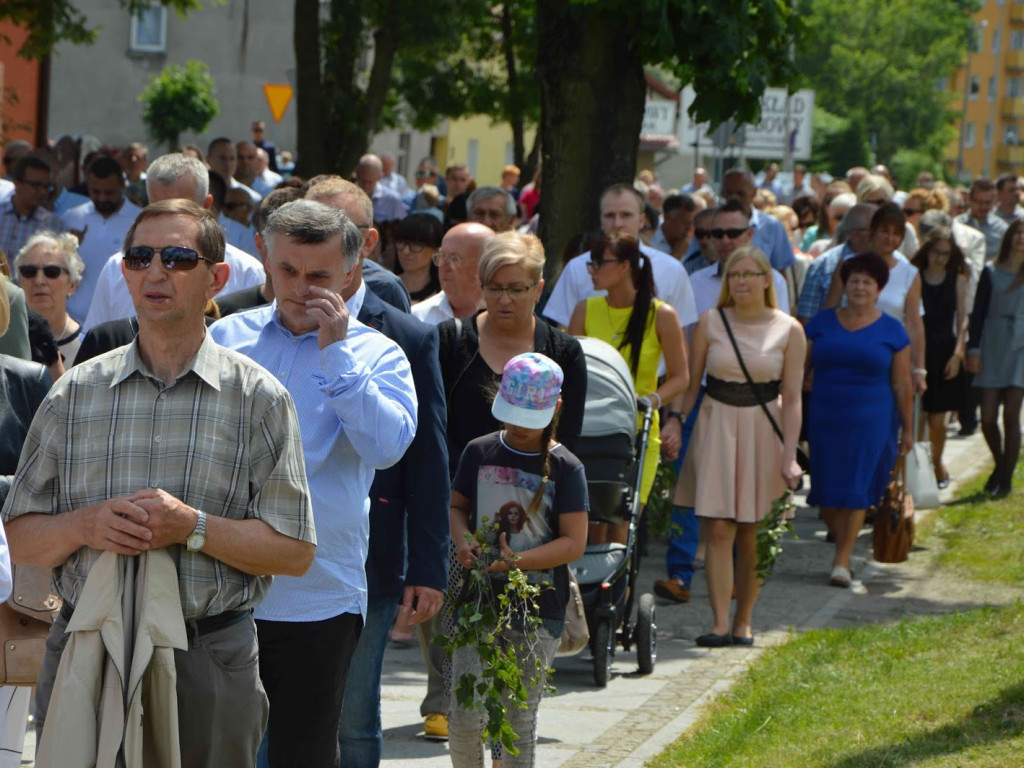Wielka manifestacja chrześcijańskiej wiary.Tłumy kruszwiczan w procesji Bożego Ciała [GALERIA]