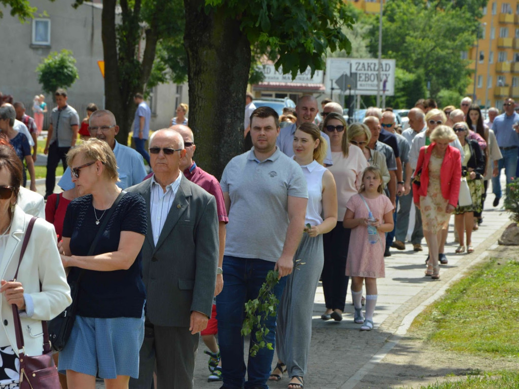 Wielka manifestacja chrześcijańskiej wiary.Tłumy kruszwiczan w procesji Bożego Ciała [GALERIA]