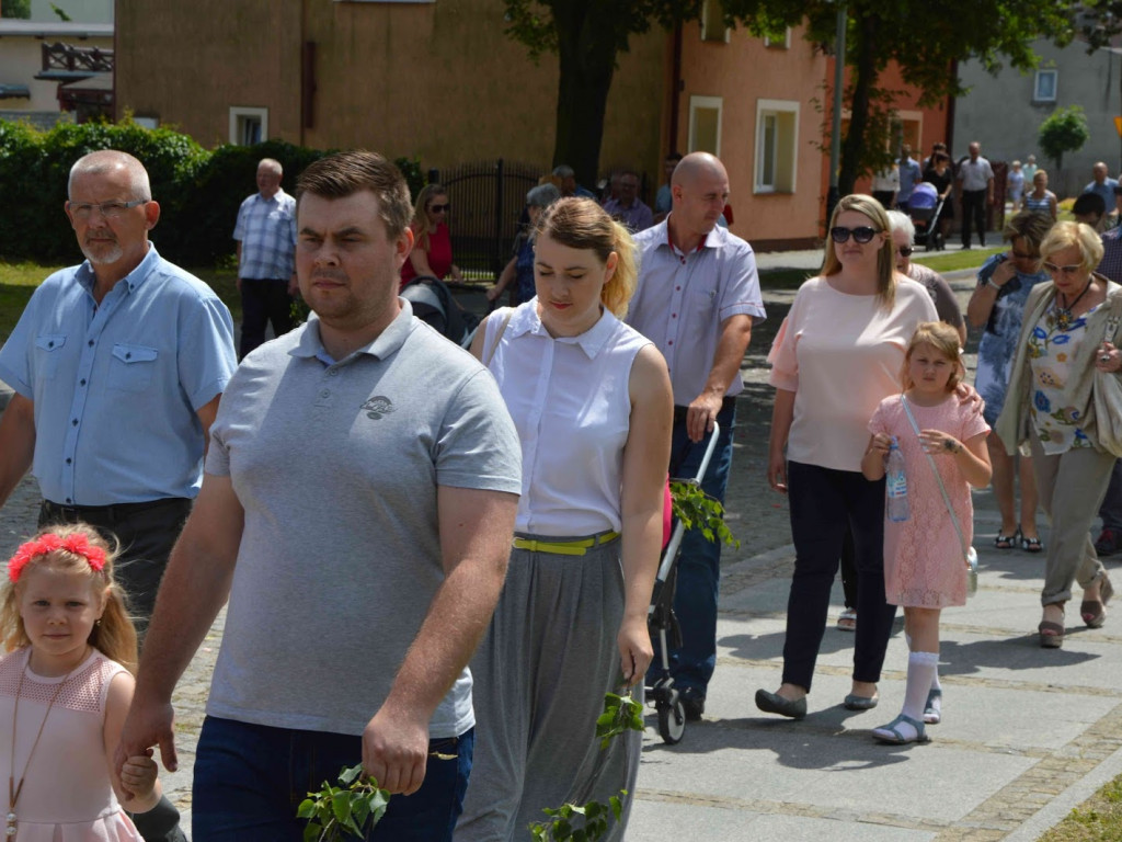 Wielka manifestacja chrześcijańskiej wiary.Tłumy kruszwiczan w procesji Bożego Ciała [GALERIA]
