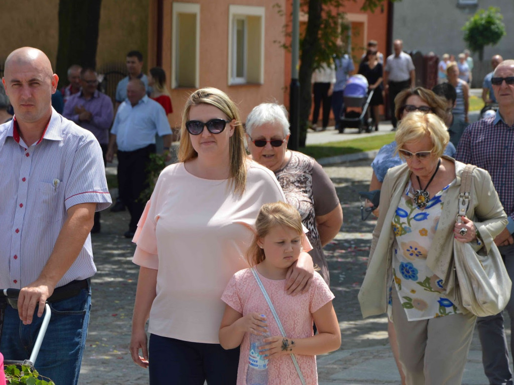 Wielka manifestacja chrześcijańskiej wiary.Tłumy kruszwiczan w procesji Bożego Ciała [GALERIA]