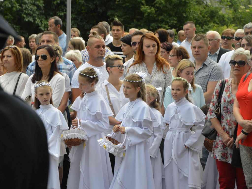 Wielka manifestacja chrześcijańskiej wiary.Tłumy kruszwiczan w procesji Bożego Ciała [GALERIA]