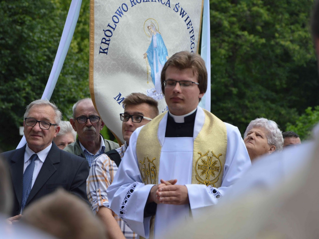 Wielka manifestacja chrześcijańskiej wiary.Tłumy kruszwiczan w procesji Bożego Ciała [GALERIA]