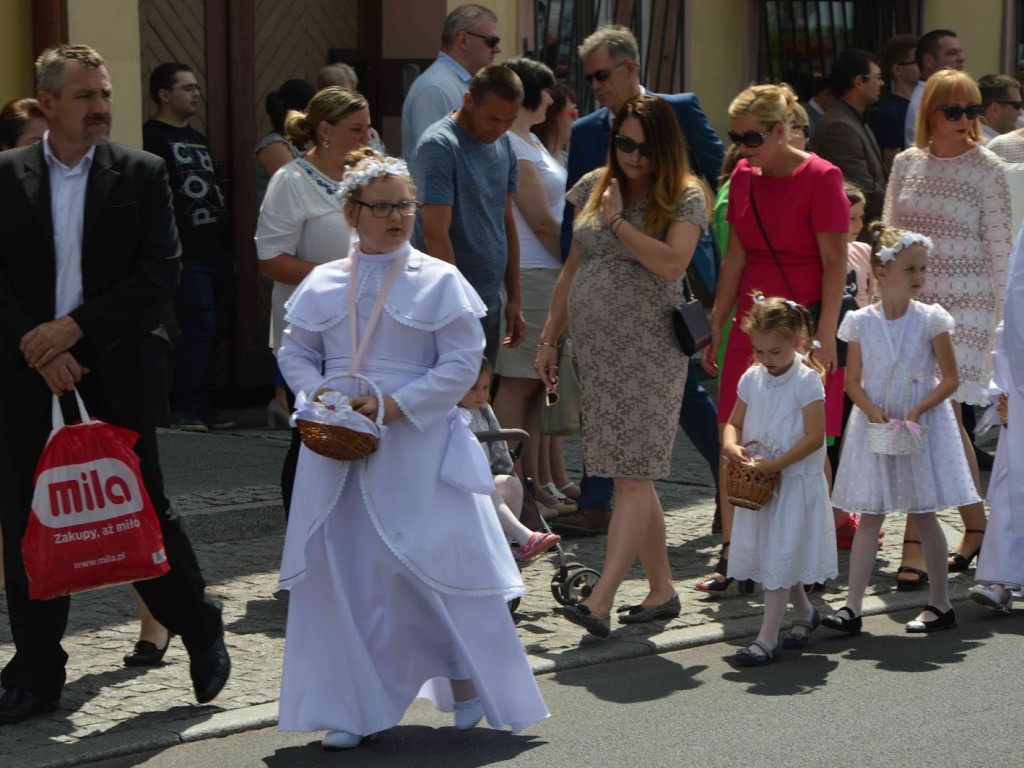 Wielka manifestacja chrześcijańskiej wiary.Tłumy kruszwiczan w procesji Bożego Ciała [GALERIA]