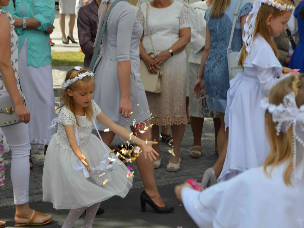 Wielka manifestacja chrześcijańskiej wiary.Tłumy kruszwiczan w procesji Bożego Ciała [GALERIA]