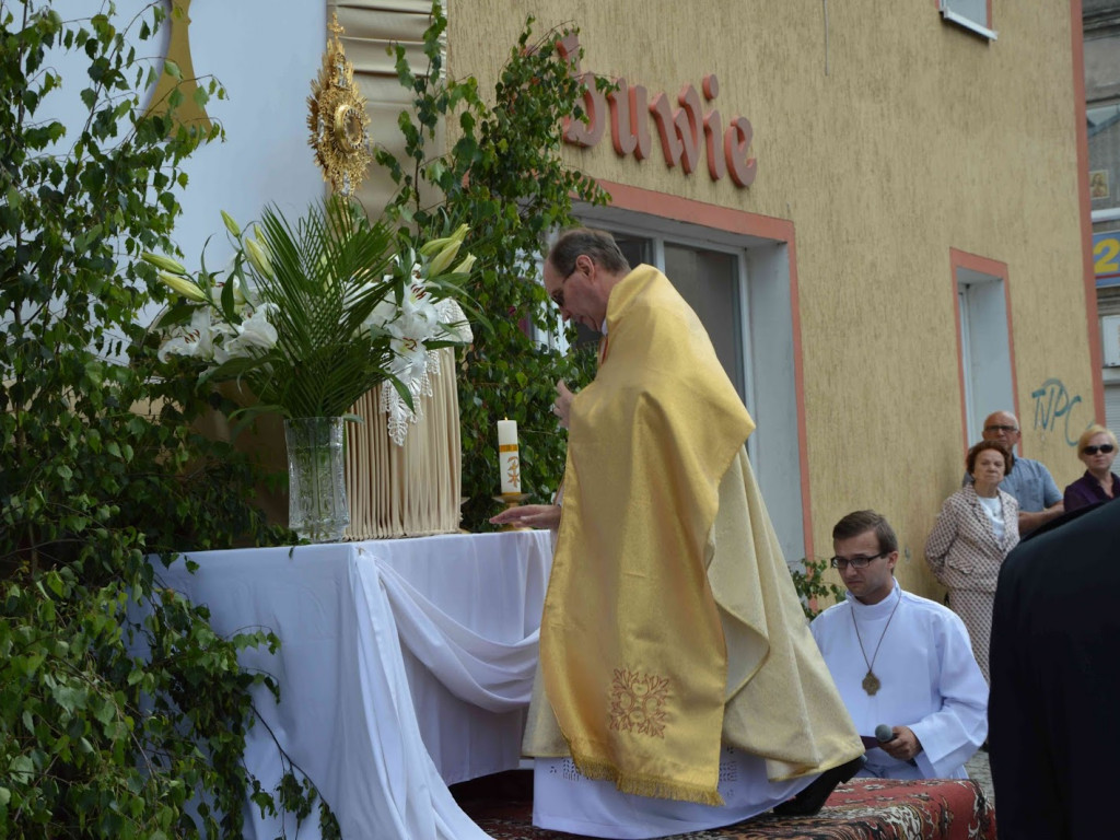 Wielka manifestacja chrześcijańskiej wiary.Tłumy kruszwiczan w procesji Bożego Ciała [GALERIA]