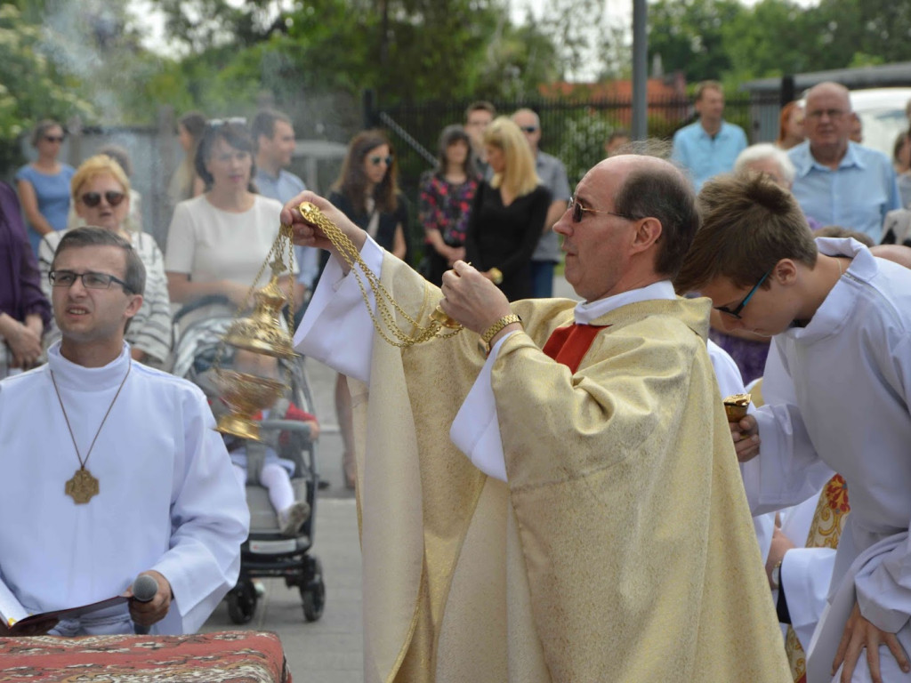 Wielka manifestacja chrześcijańskiej wiary.Tłumy kruszwiczan w procesji Bożego Ciała [GALERIA]