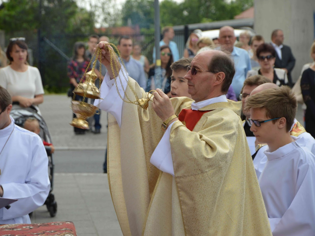 Wielka manifestacja chrześcijańskiej wiary.Tłumy kruszwiczan w procesji Bożego Ciała [GALERIA]