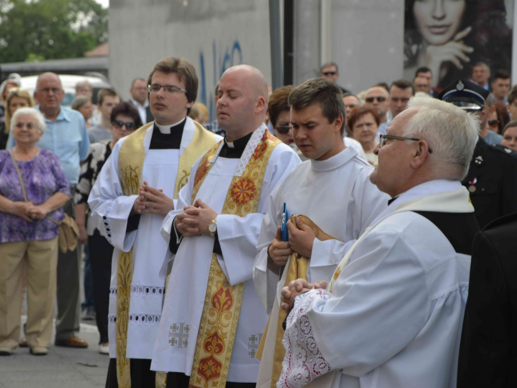 Wielka manifestacja chrześcijańskiej wiary.Tłumy kruszwiczan w procesji Bożego Ciała [GALERIA]