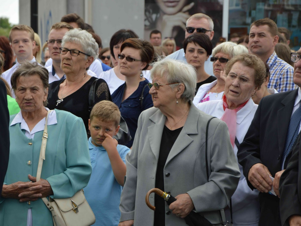 Wielka manifestacja chrześcijańskiej wiary.Tłumy kruszwiczan w procesji Bożego Ciała [GALERIA]