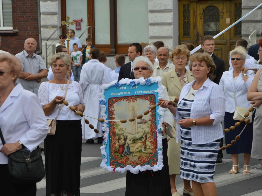 Wielka manifestacja chrześcijańskiej wiary.Tłumy kruszwiczan w procesji Bożego Ciała [GALERIA]