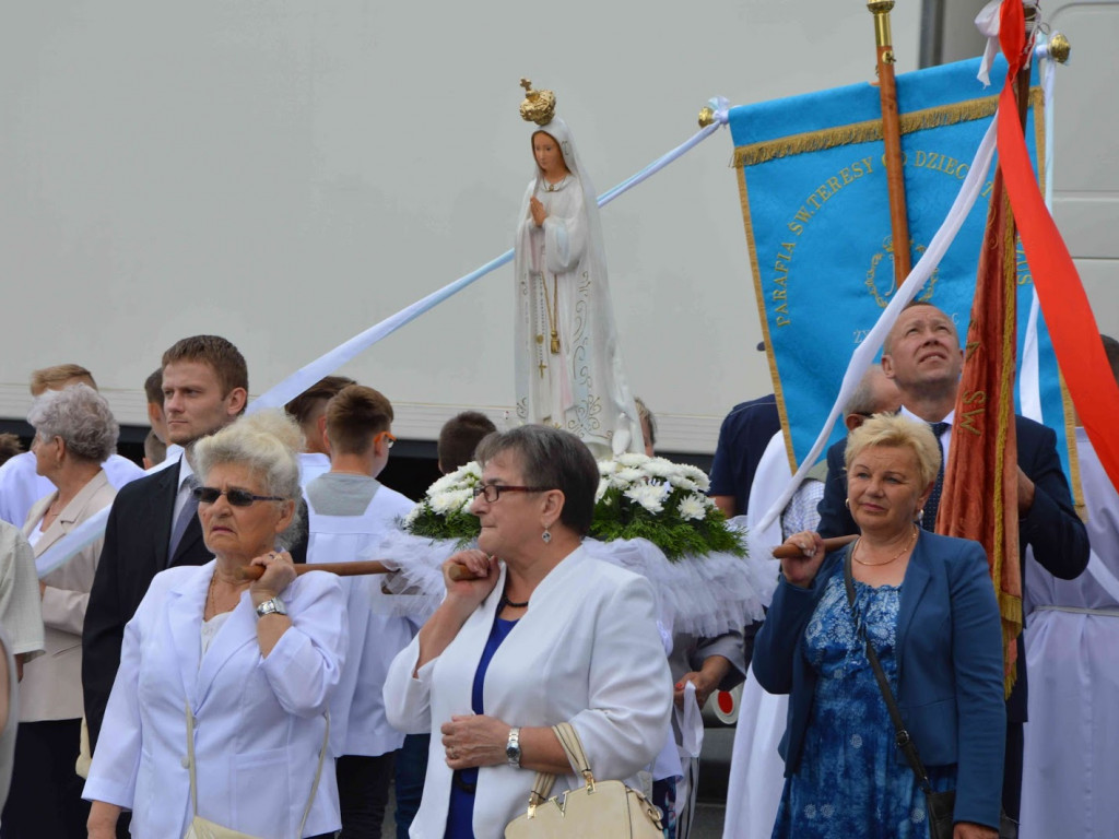 Wielka manifestacja chrześcijańskiej wiary.Tłumy kruszwiczan w procesji Bożego Ciała [GALERIA]