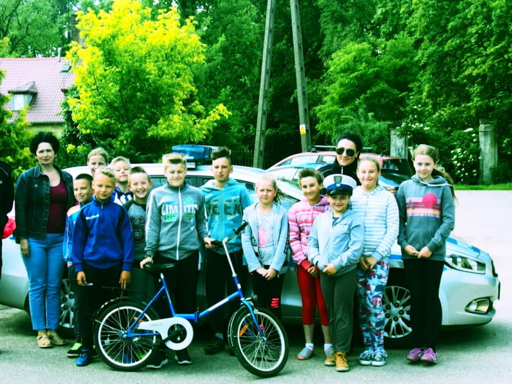 Uczniowie z Polanowic na egzaminie praktycznym z jazdy na rowerze [FOTO]