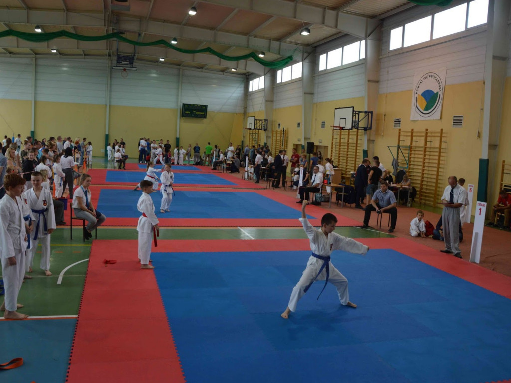 Trwa Turniej Karate o Puchar Burmistrza Kruszwicy