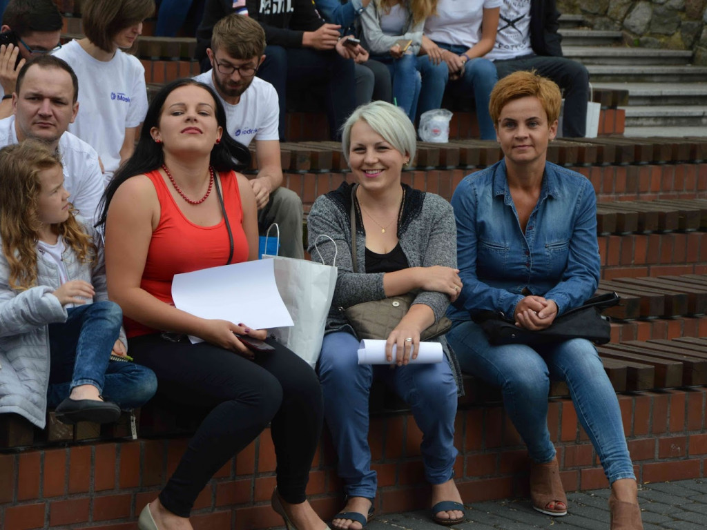 Kabaret Nowaki atrakcją wieczoru. Kruszwiczanie rozbawieni do łez [GALERIA]