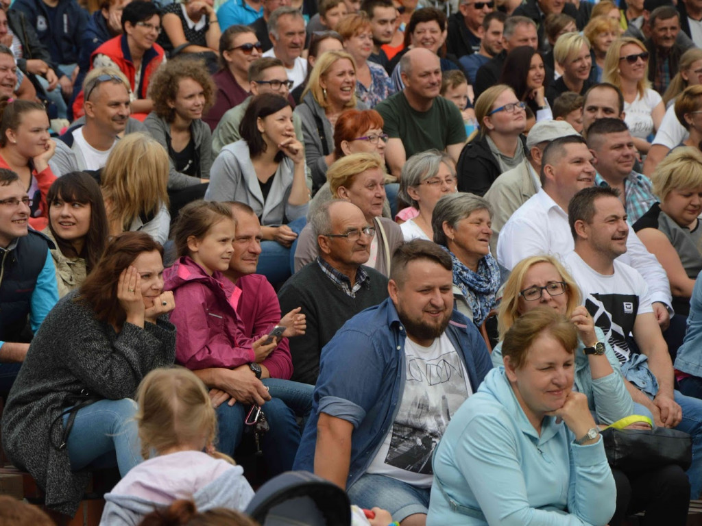 Kabaret Nowaki atrakcją wieczoru. Kruszwiczanie rozbawieni do łez [GALERIA]