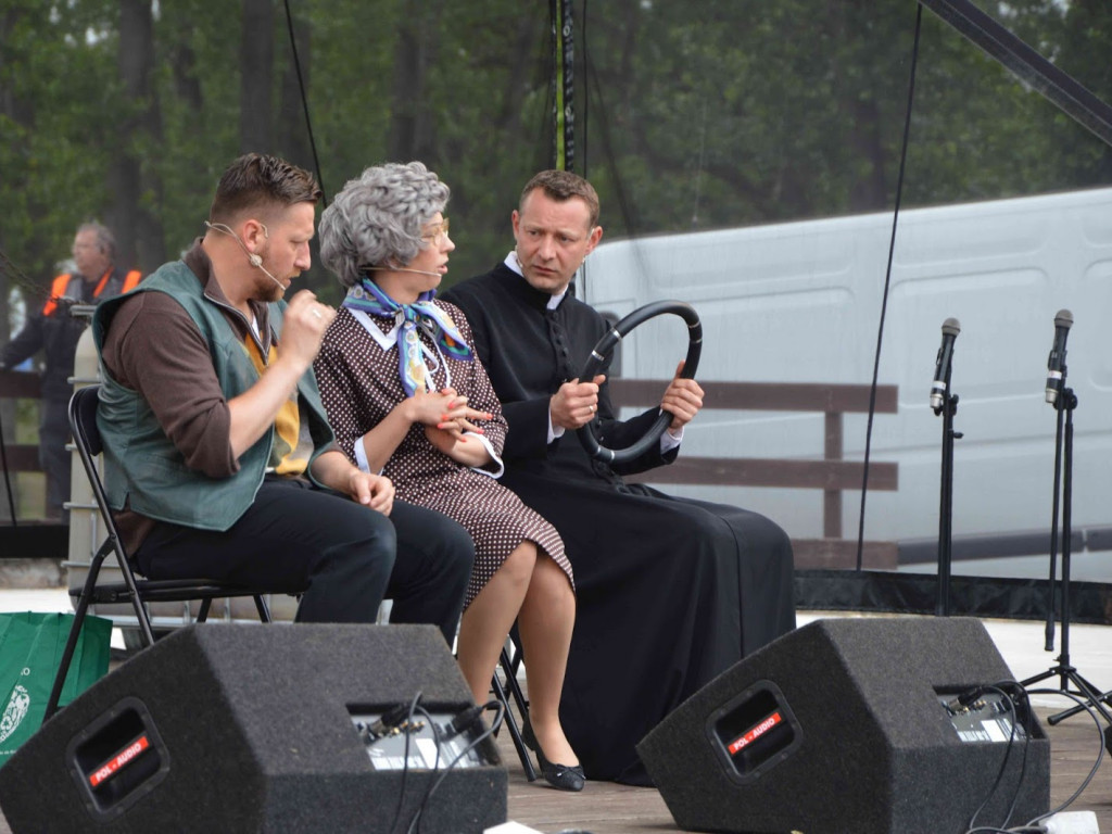 Kabaret Nowaki atrakcją wieczoru. Kruszwiczanie rozbawieni do łez [GALERIA]