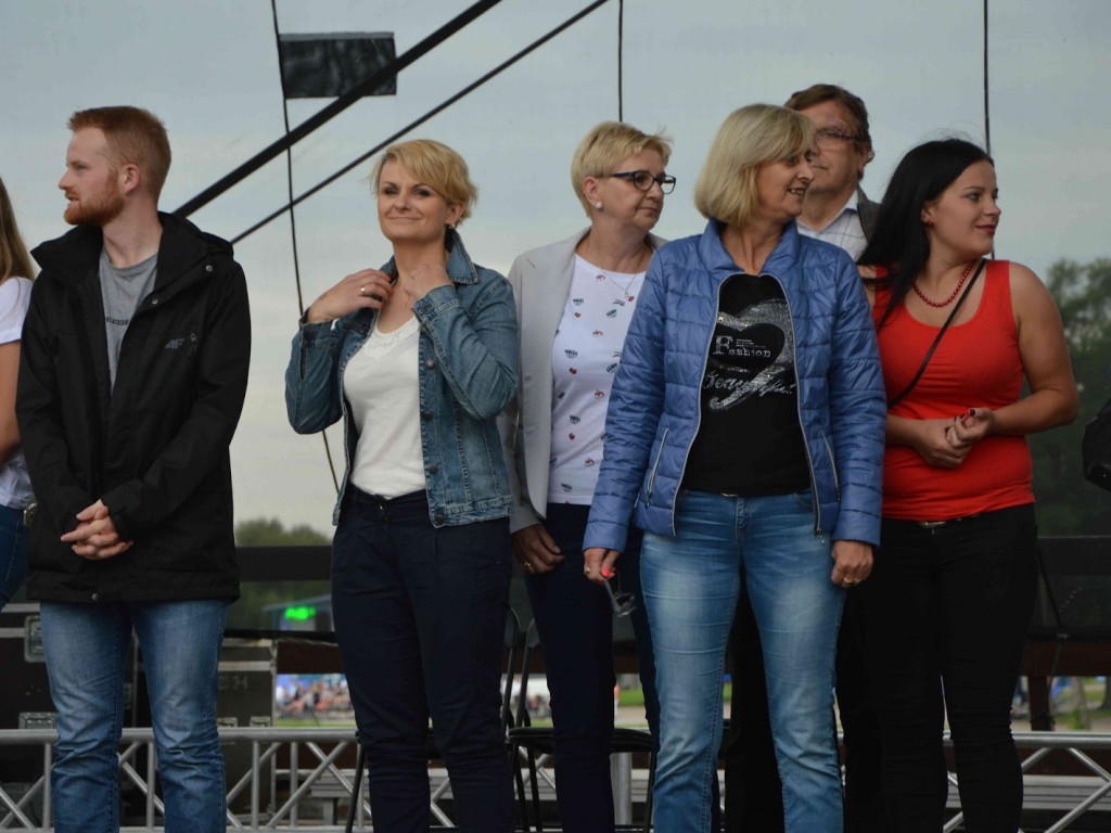 Nagrodzili uczestników gry terenowej 