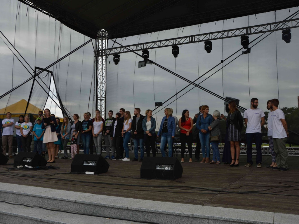 Nagrodzili uczestników gry terenowej 