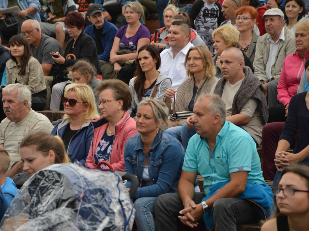 Nagrodzili uczestników gry terenowej 