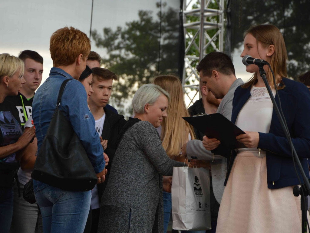 Nagrodzili uczestników gry terenowej 