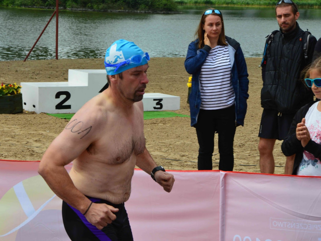 Aquathlon Kruszwica 2017: Zawodnicy pokonują liczący pięć kilometrów bieg! [FOTO]