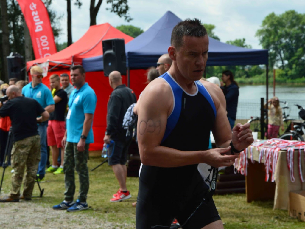 Aquathlon Kruszwica 2017: Zawodnicy pokonują liczący pięć kilometrów bieg! [FOTO]