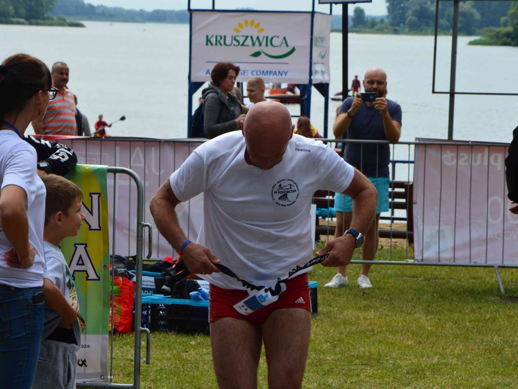 Aquathlon Kruszwica 2017: Zawodnicy pokonują liczący pięć kilometrów bieg! [FOTO]