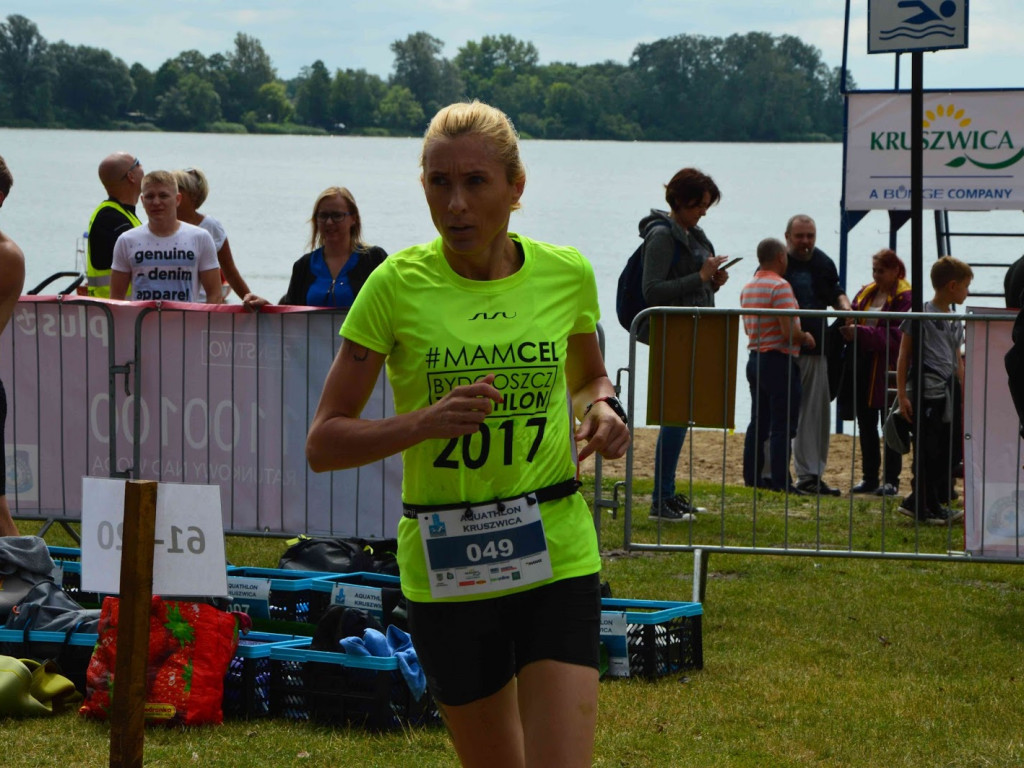 Aquathlon Kruszwica 2017: Zawodnicy pokonują liczący pięć kilometrów bieg! [FOTO]