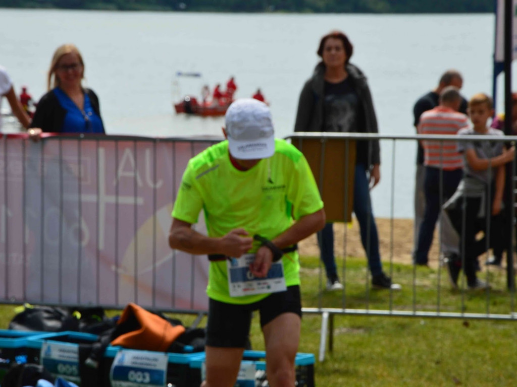 Aquathlon Kruszwica 2017: Zawodnicy pokonują liczący pięć kilometrów bieg! [FOTO]