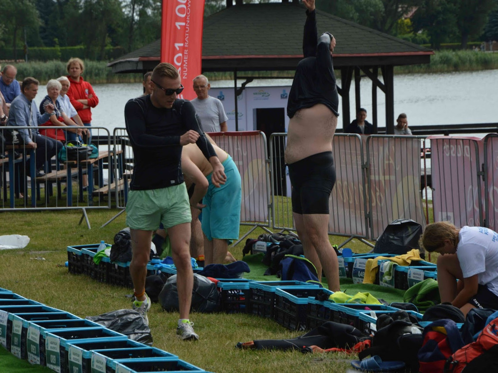 Aquathlon Kruszwica 2017: Zawodnicy pokonują liczący pięć kilometrów bieg! [FOTO]
