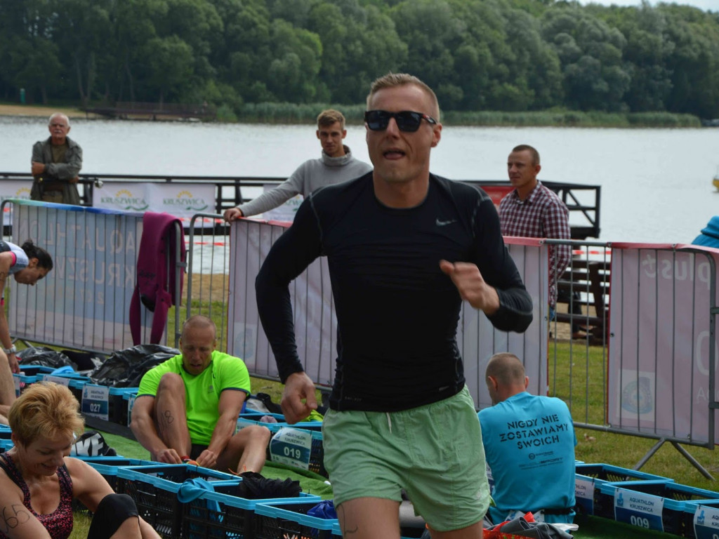 Aquathlon Kruszwica 2017: Zawodnicy pokonują liczący pięć kilometrów bieg! [FOTO]
