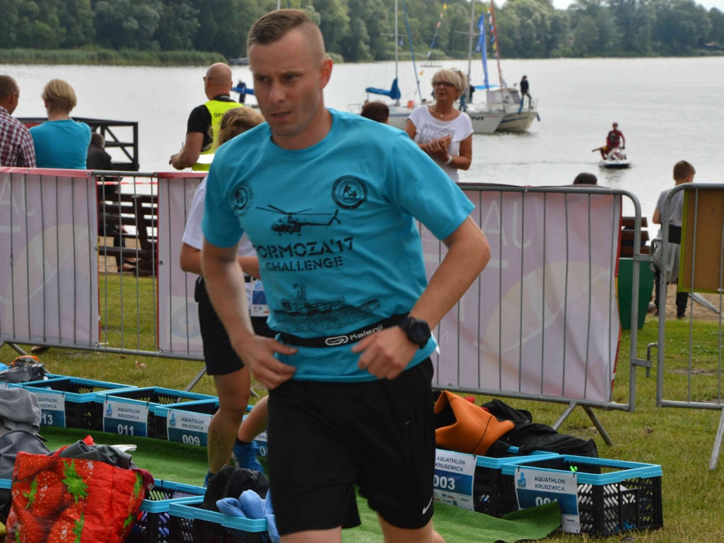 Aquathlon Kruszwica 2017: Zawodnicy pokonują liczący pięć kilometrów bieg! [FOTO]