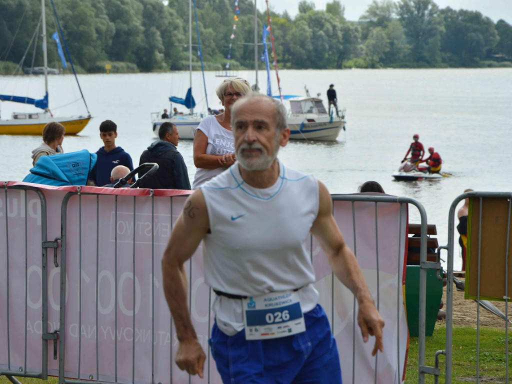 Aquathlon Kruszwica 2017: Zawodnicy pokonują liczący pięć kilometrów bieg! [FOTO]