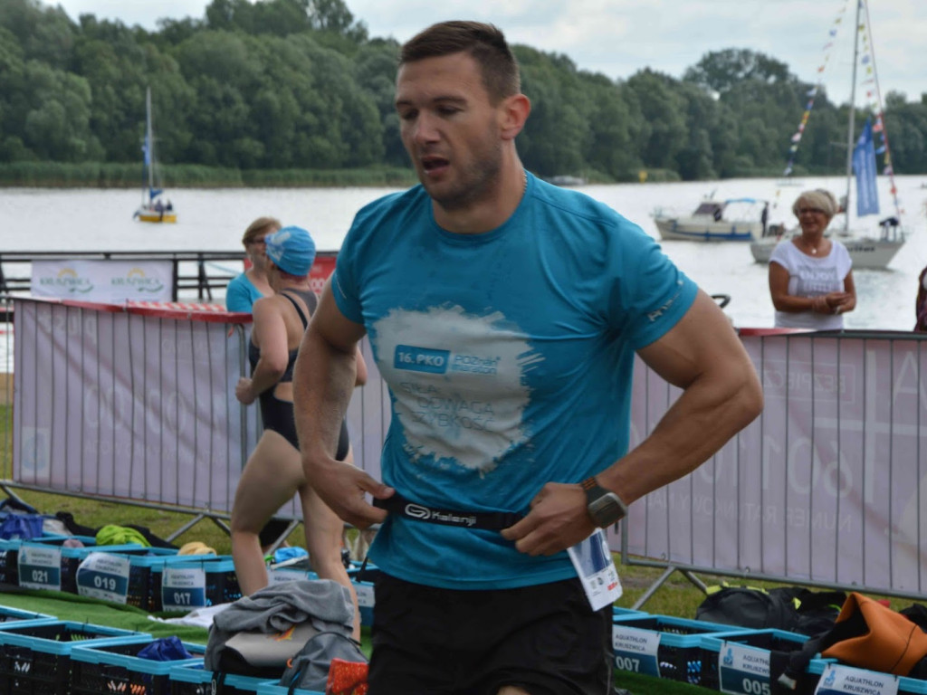 Aquathlon Kruszwica 2017: Zawodnicy pokonują liczący pięć kilometrów bieg! [FOTO]