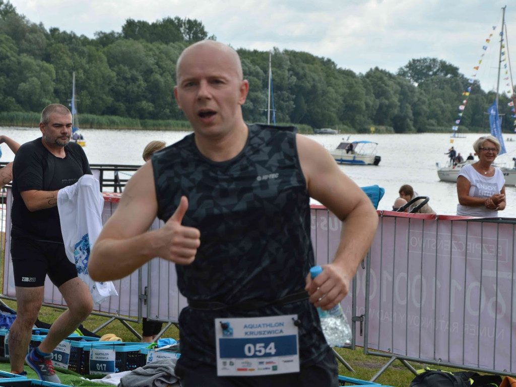 Aquathlon Kruszwica 2017: Zawodnicy pokonują liczący pięć kilometrów bieg! [FOTO]