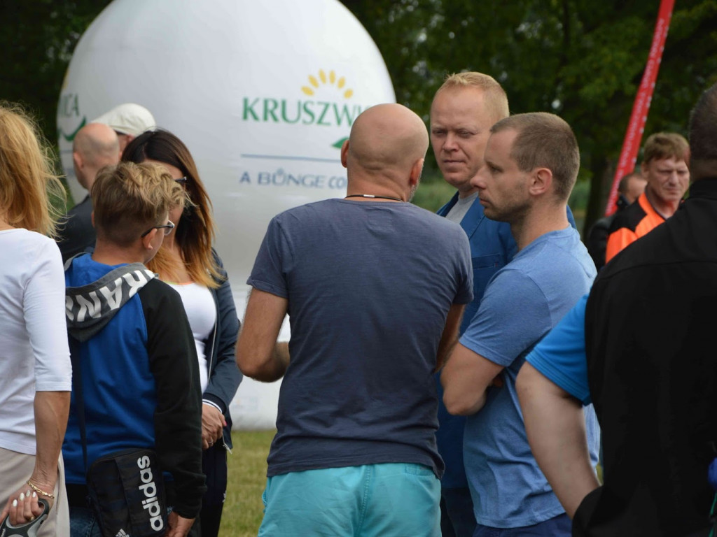 Aquathlon Kruszwica 2017: Zawodnicy pokonują liczący pięć kilometrów bieg! [FOTO]