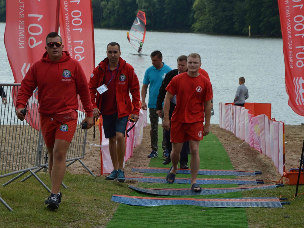 Aquathlon Kruszwica 2017: Zawodnicy pokonują liczący pięć kilometrów bieg! [FOTO]